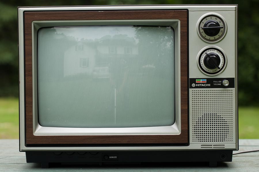 petite TV ancienne des années 70